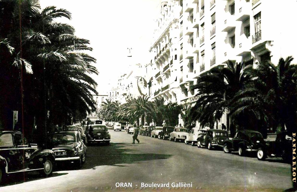 Oran - Boulevard Gallieni - 07.jpg